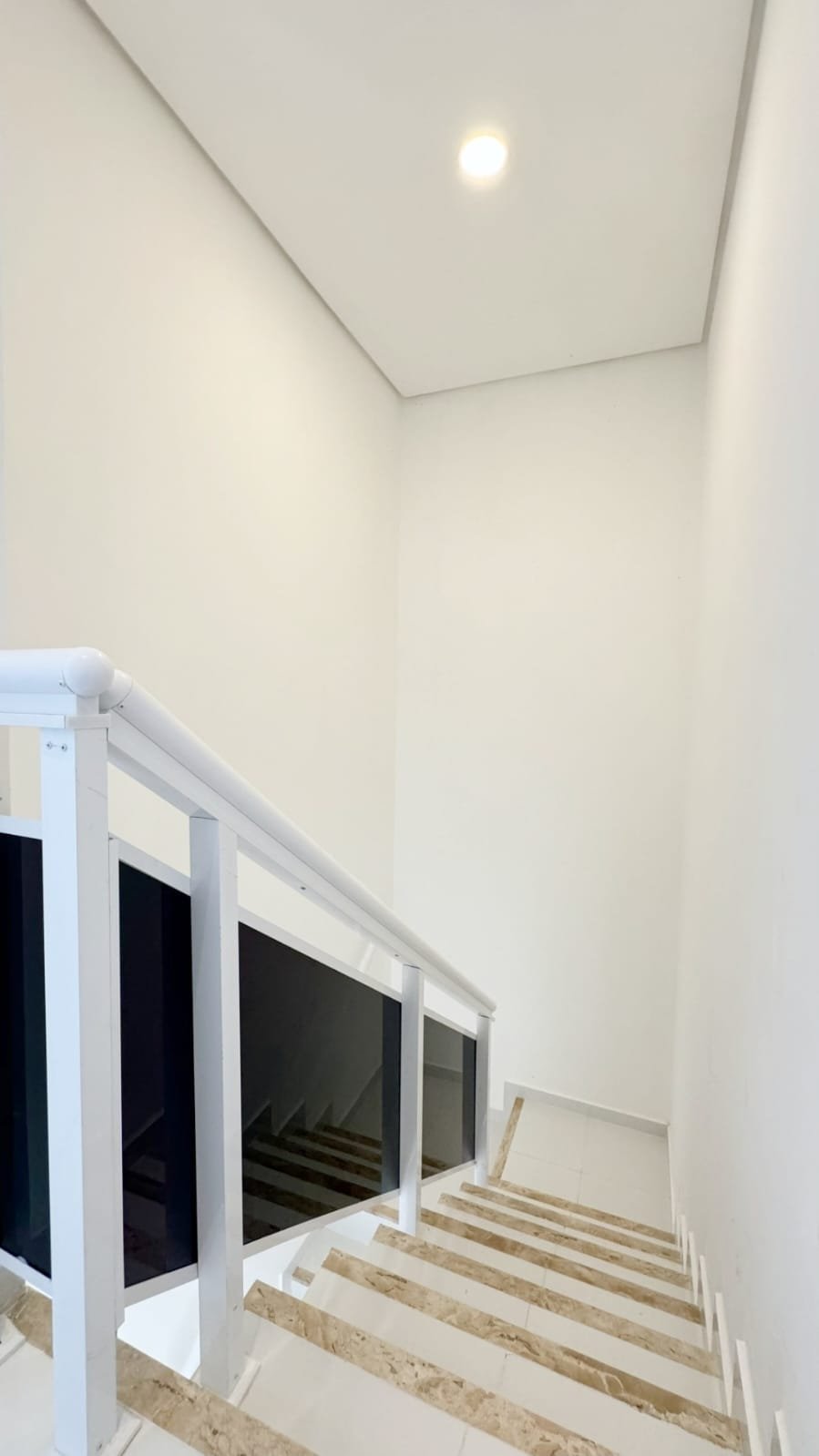 Foto 5 do imóvel Casa Duplex com 3 Suítes no Centro do Eusébio-CE