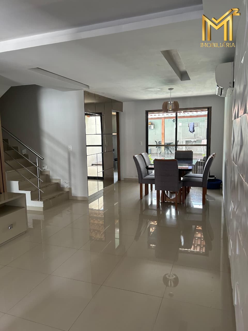 Casa duplex MOBILIADA em Rua PRIVATIVA no Eusébio para LOCAÇÃO